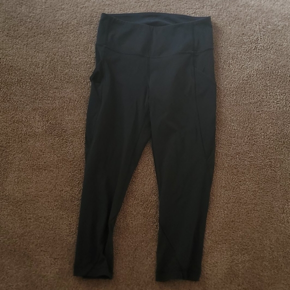 Lululemon crop leggins - Picture 1 of 3